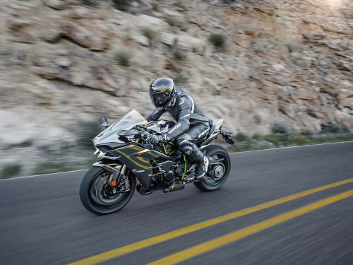 15ZX1000N_US_Action12