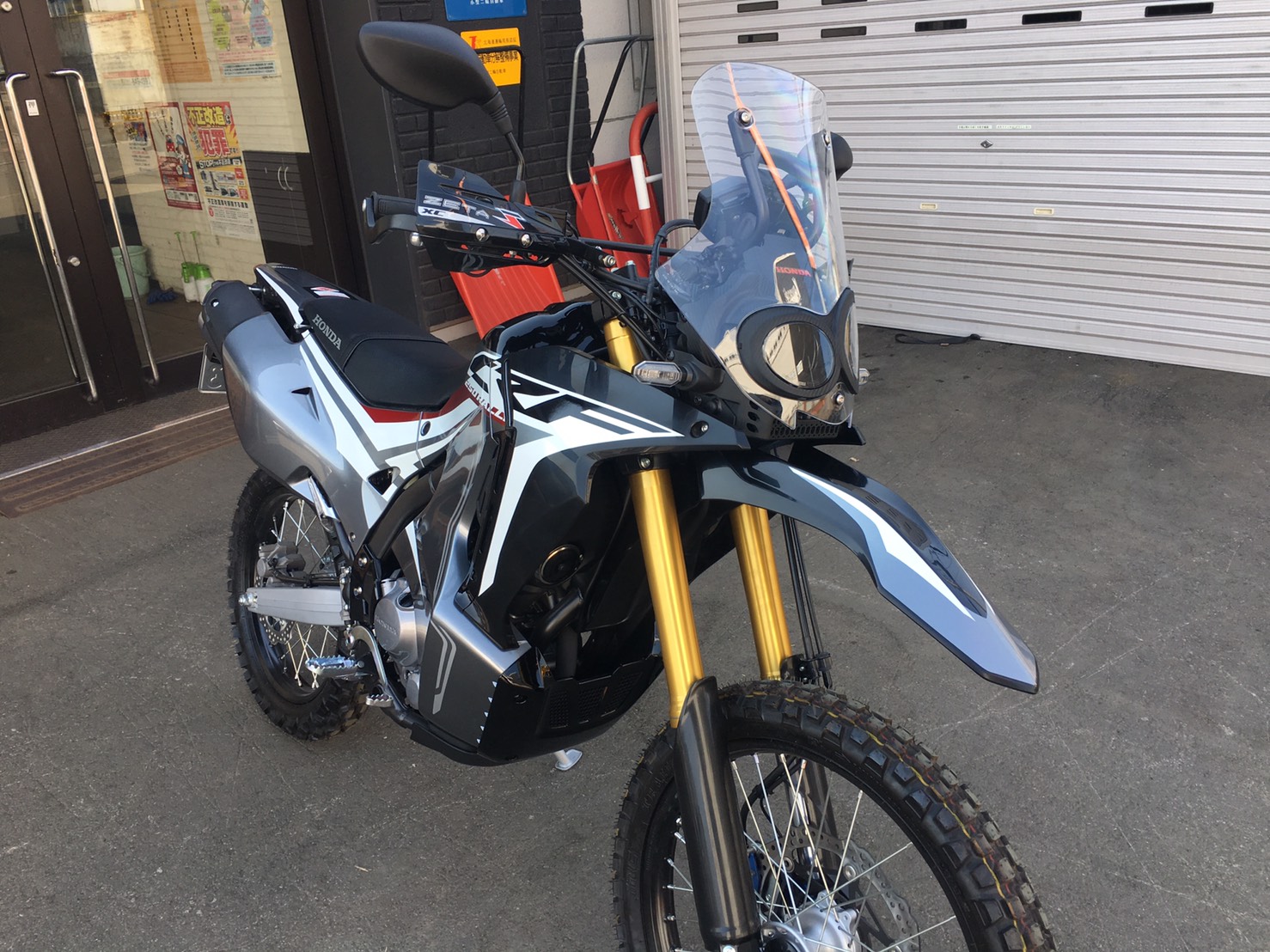 Crf250ラリーにナックルガード取付 スタッフブログ イーグルモーターサイクル 北海道札幌市