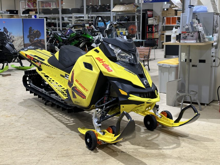 ski-doo summit x-t3 174 スノーモービル 札幌発