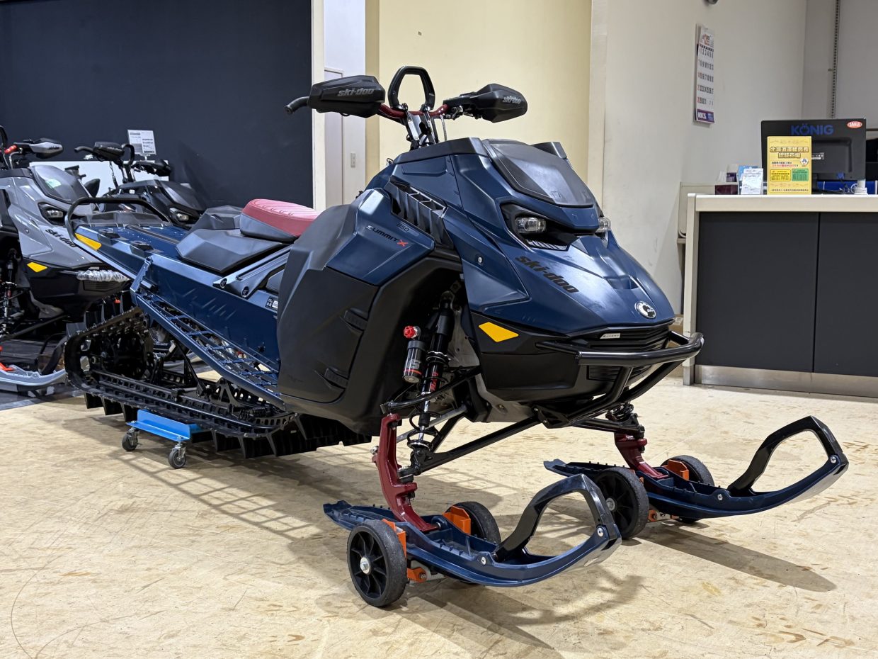 2025 SUMMIT X165 EXPERT 10.25ディスプレイ